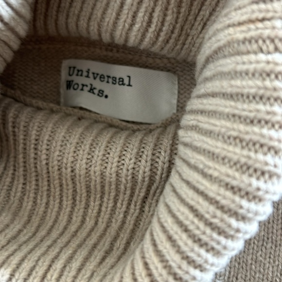 UNIVERSAL WORKS Beige Roll Neck Turtleneck men’s size medium (brand new) - Picture 2 of 4